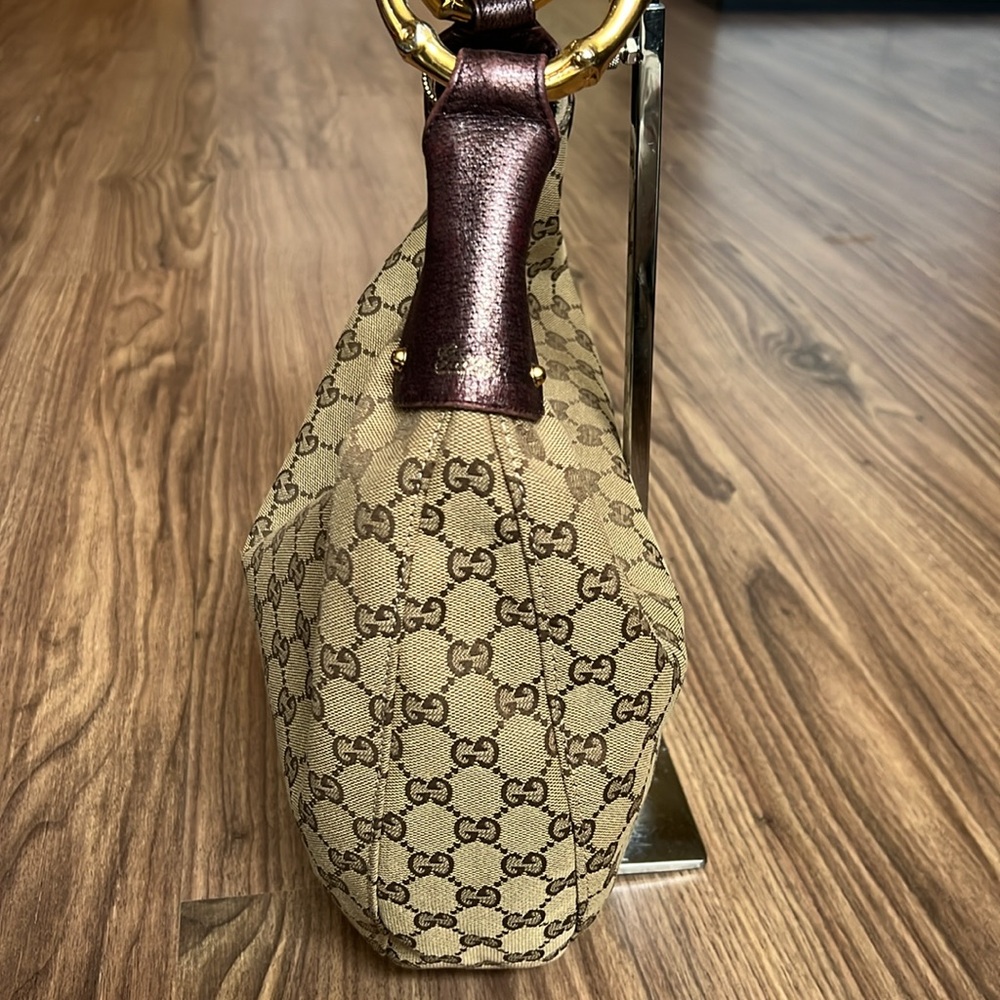 A215 - 💯 % authentic Gucci shoulder bag - Picture 12 of 16